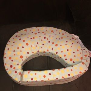 Nursing pillow